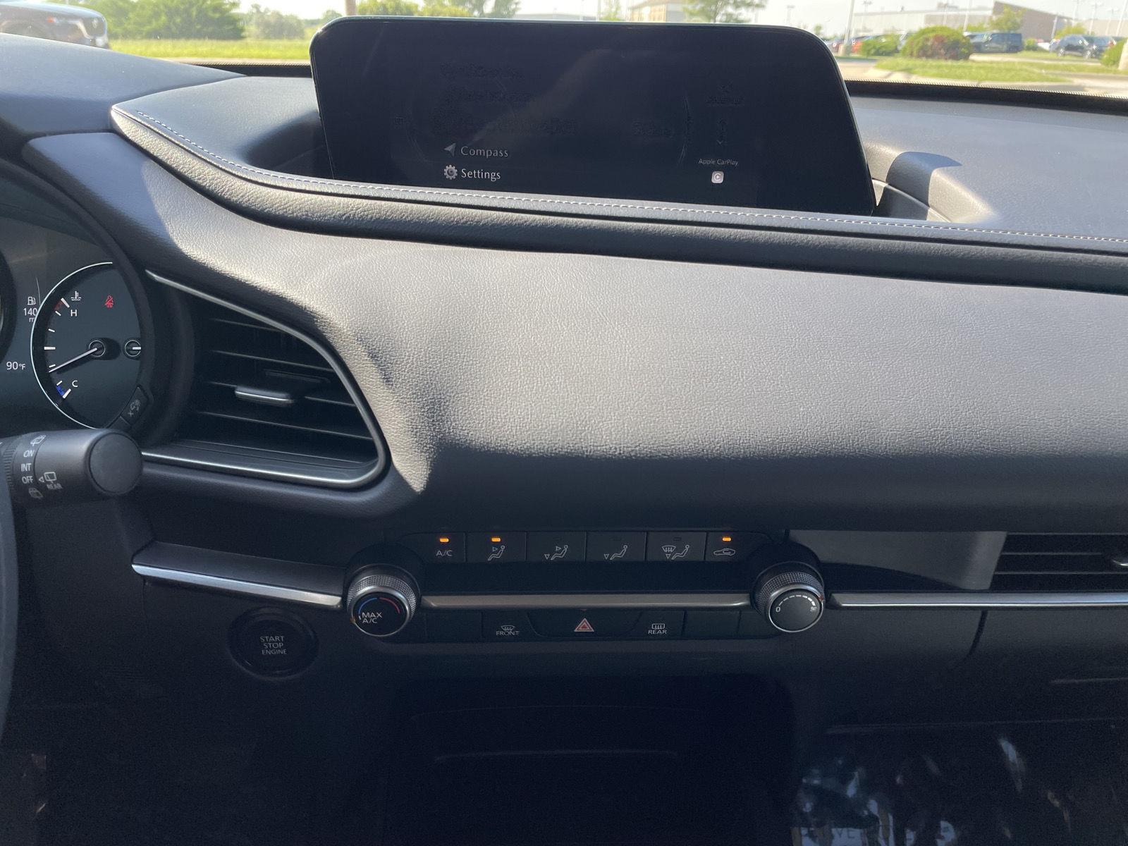 Vehicle photo 21