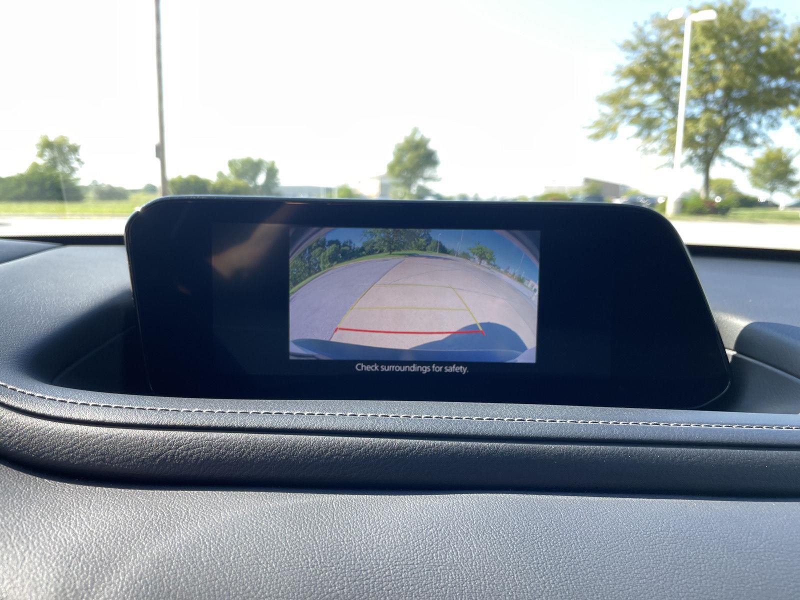 Vehicle photo 22