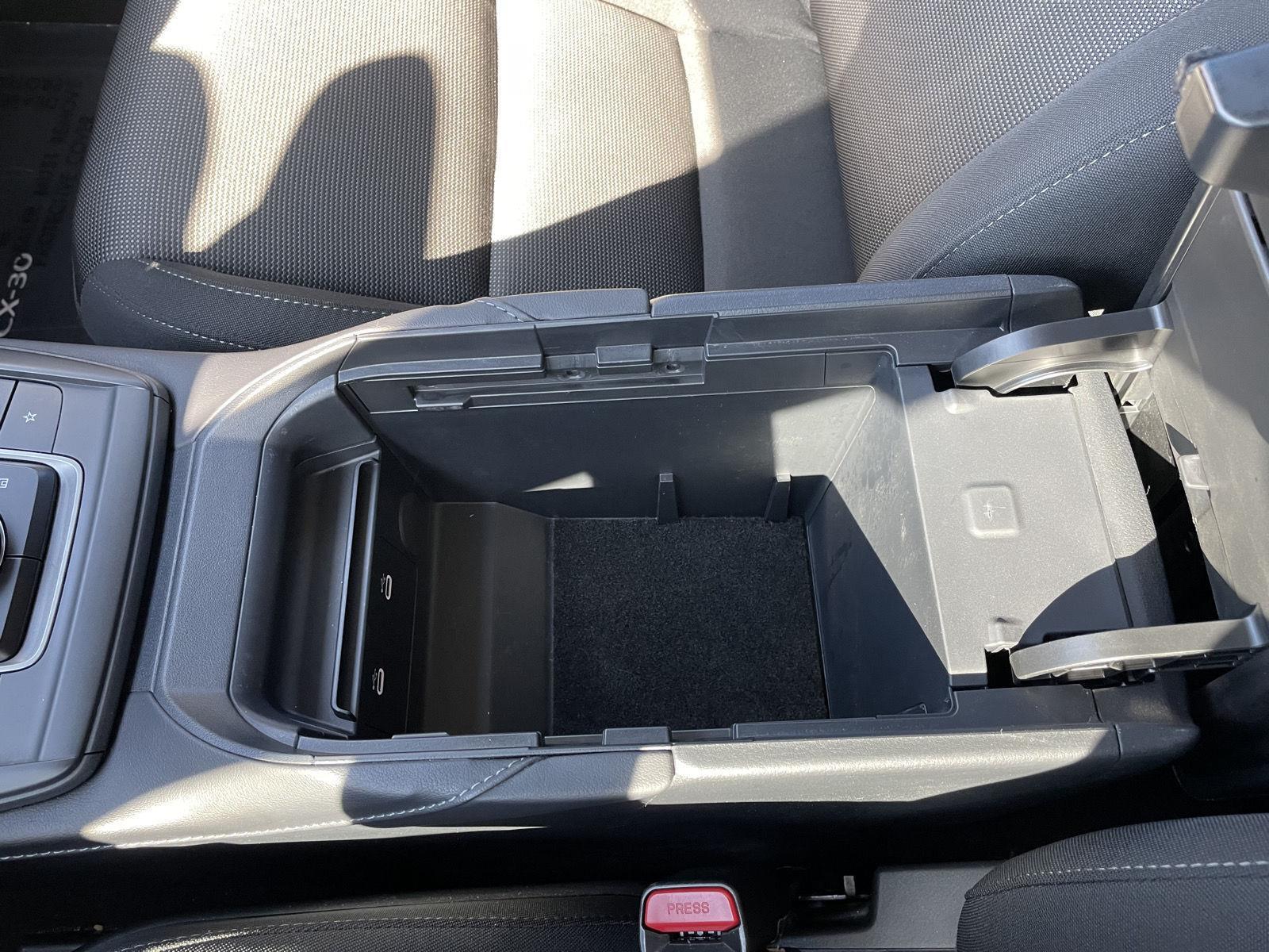 Vehicle photo 27