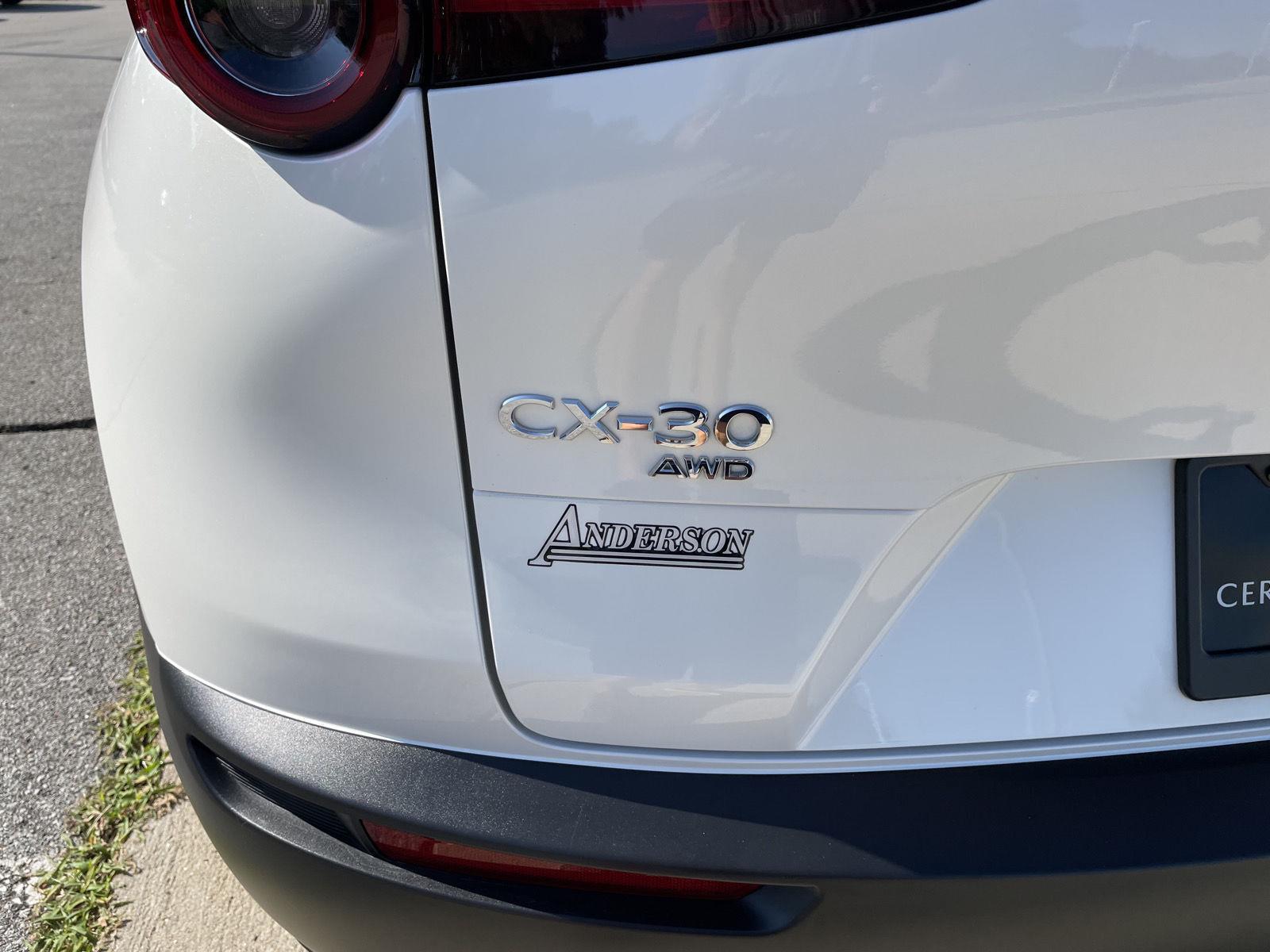 Vehicle photo 32