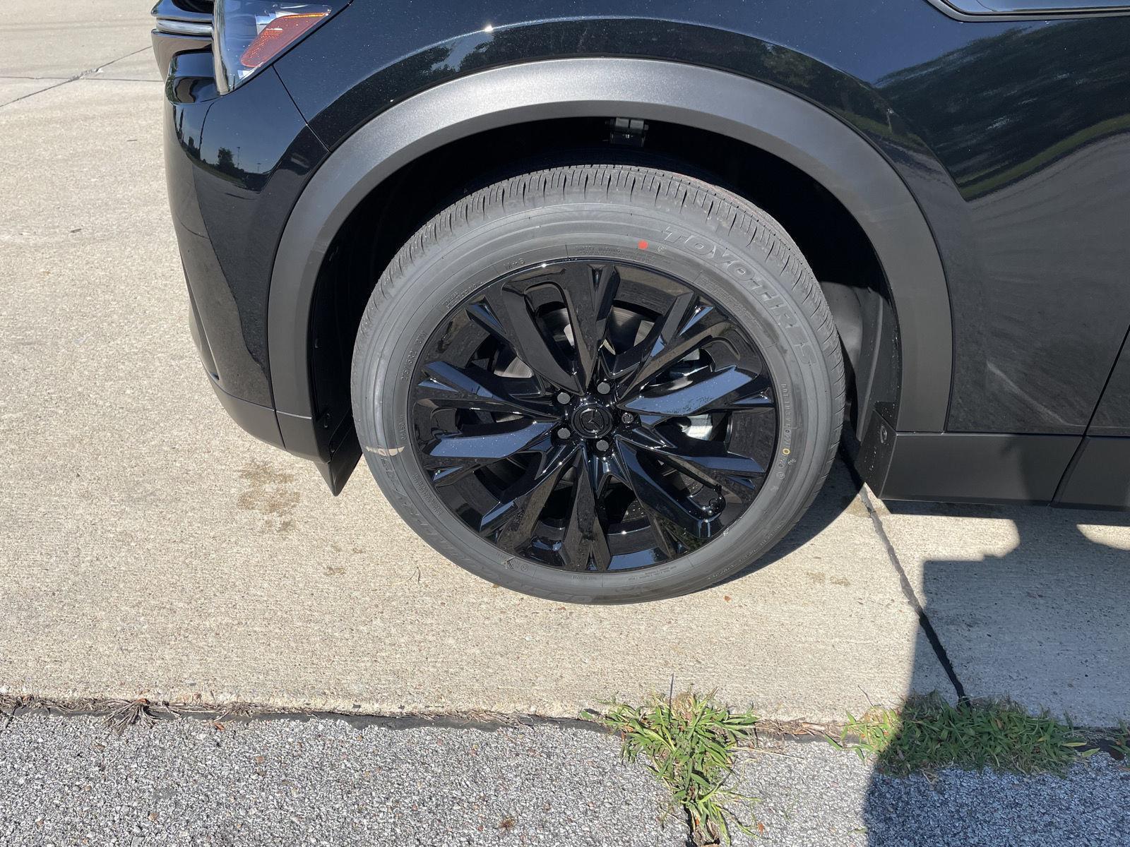 Vehicle photo 10