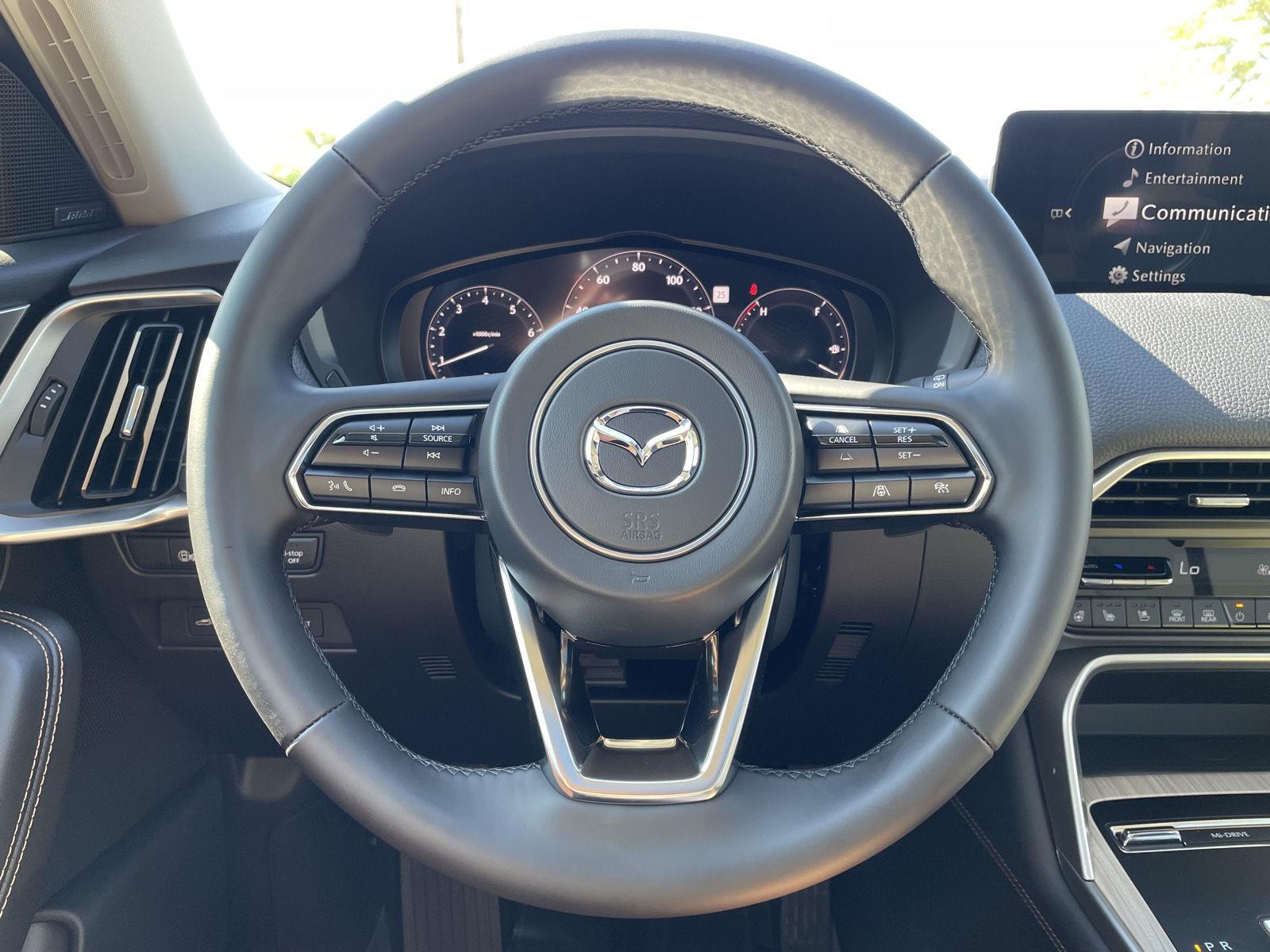 Vehicle photo 11