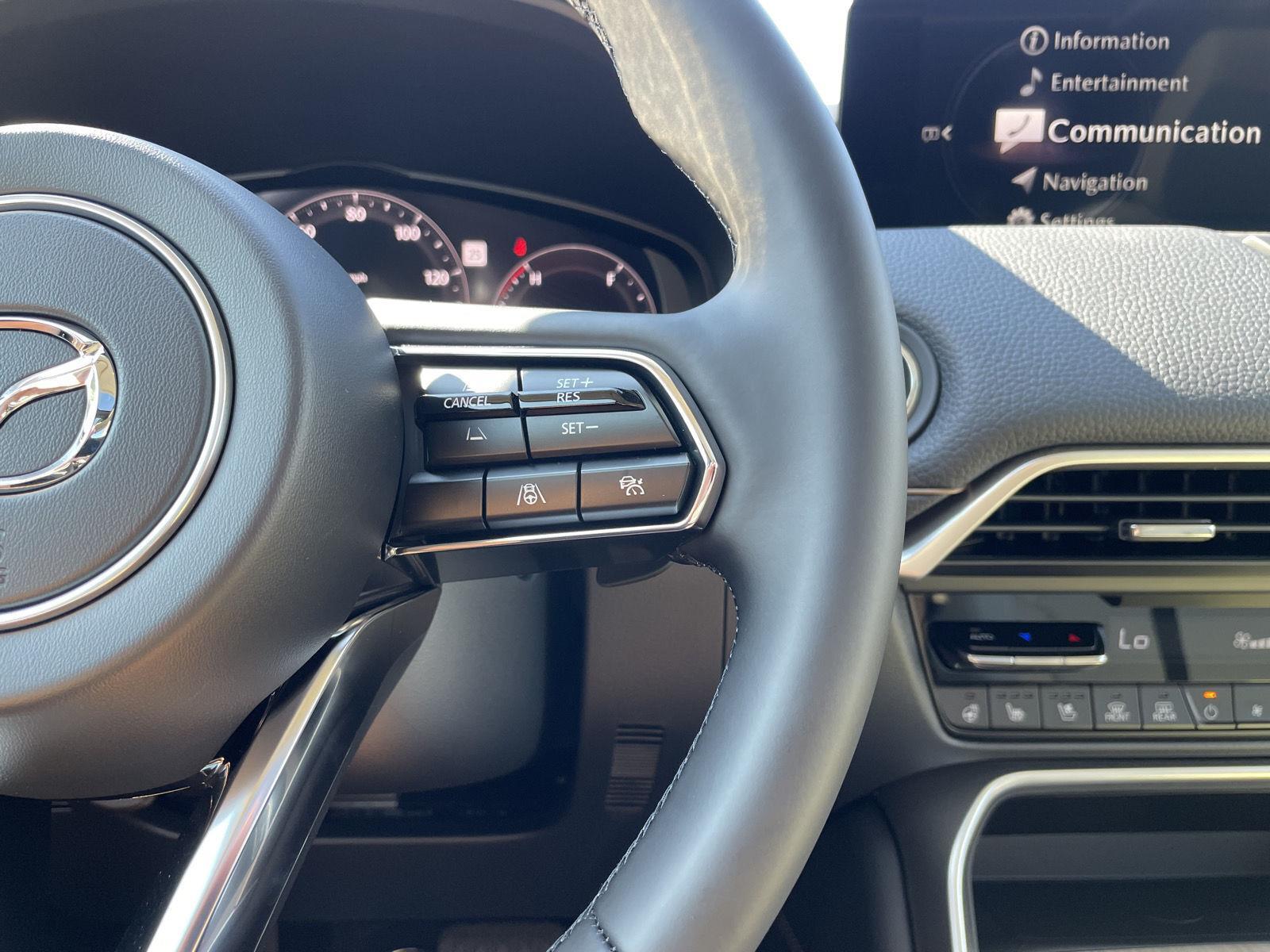 Vehicle photo 13