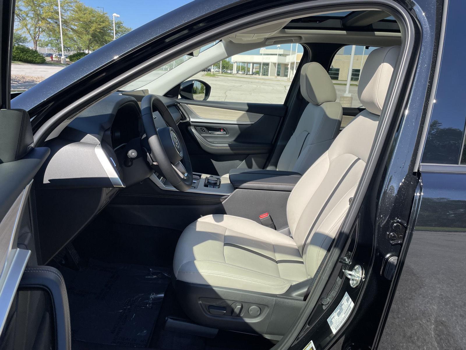 Vehicle photo 16