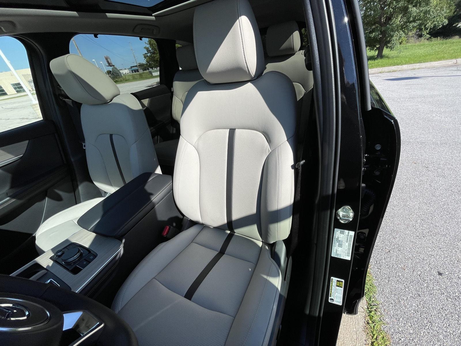 Vehicle photo 17