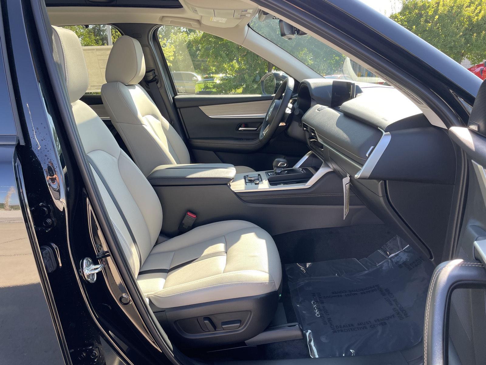 Vehicle photo 18
