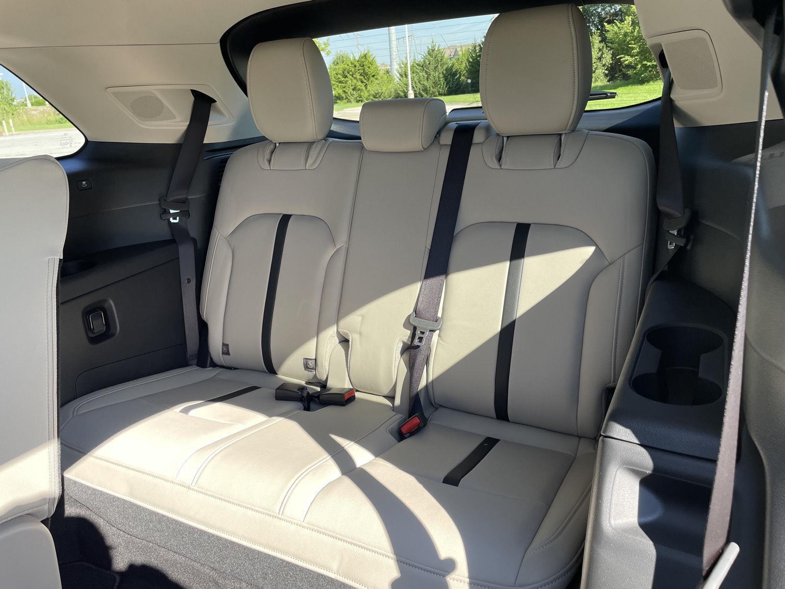Vehicle photo 21