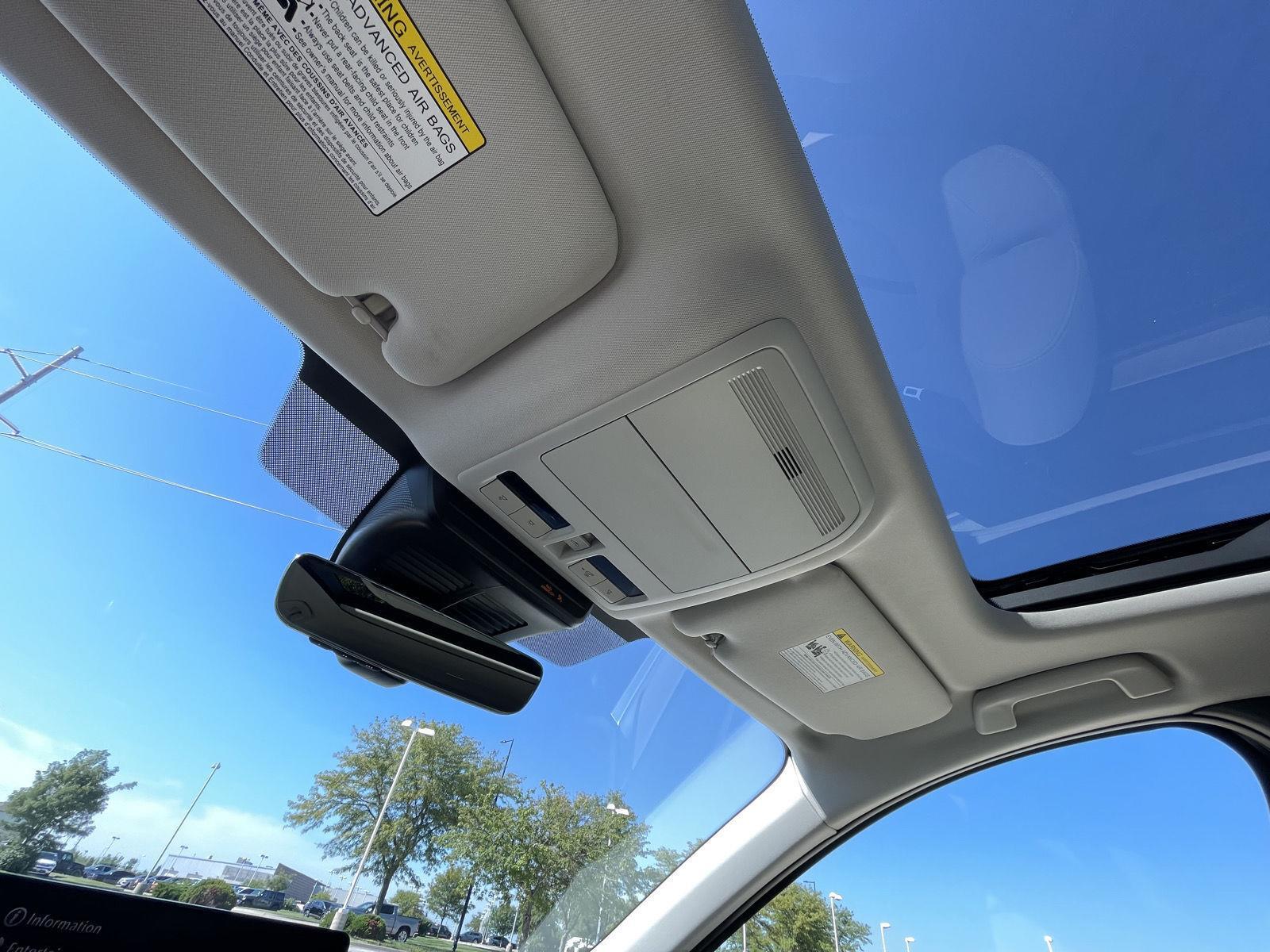 Vehicle photo 22
