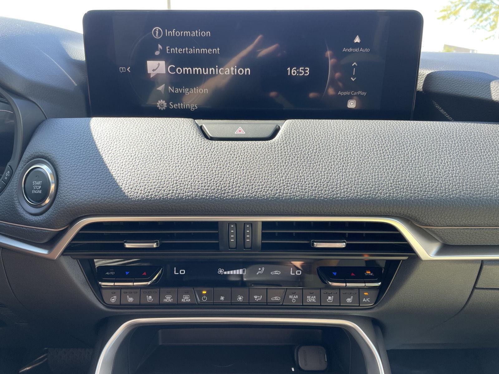 Vehicle photo 24