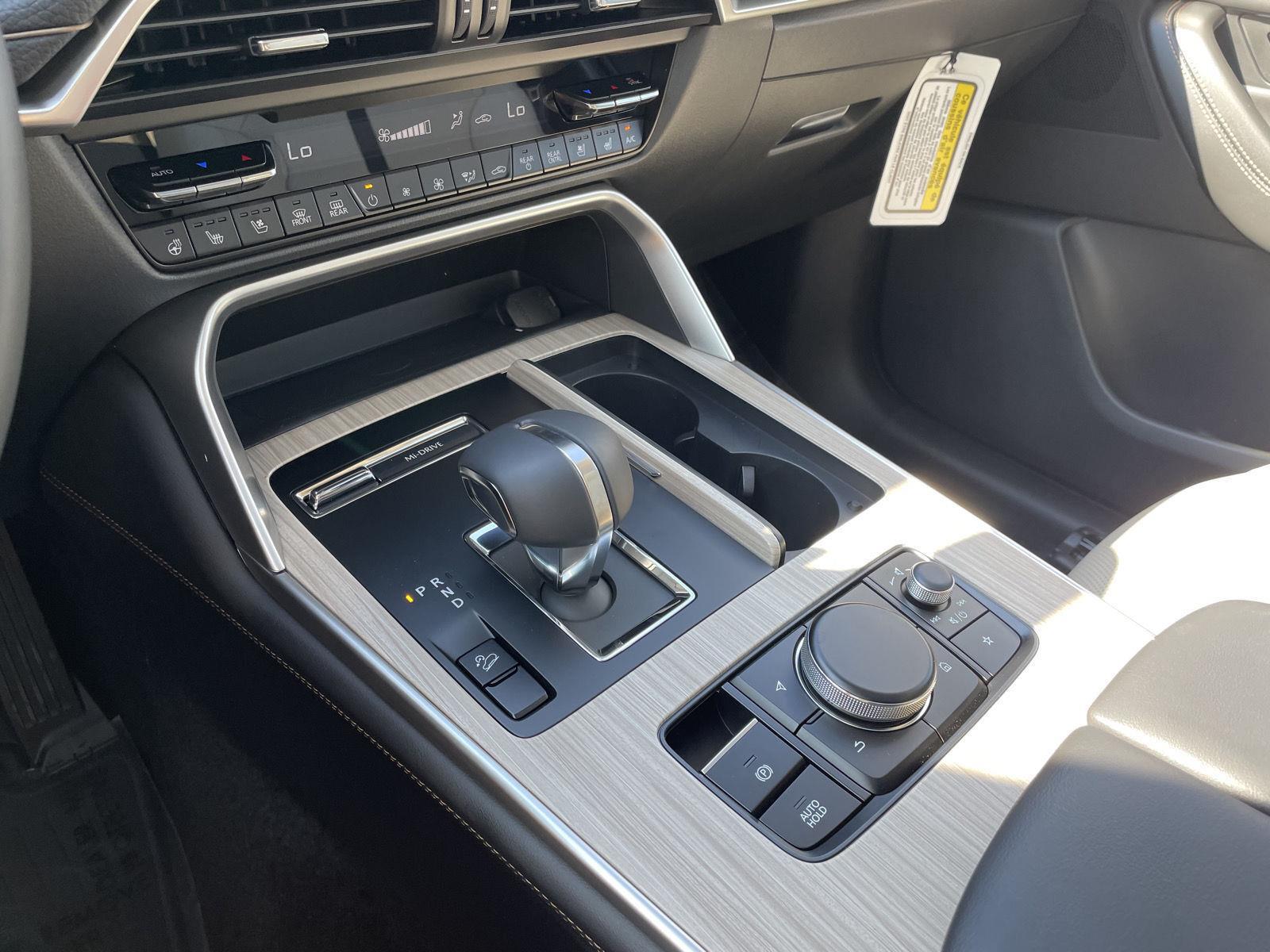 Vehicle photo 32