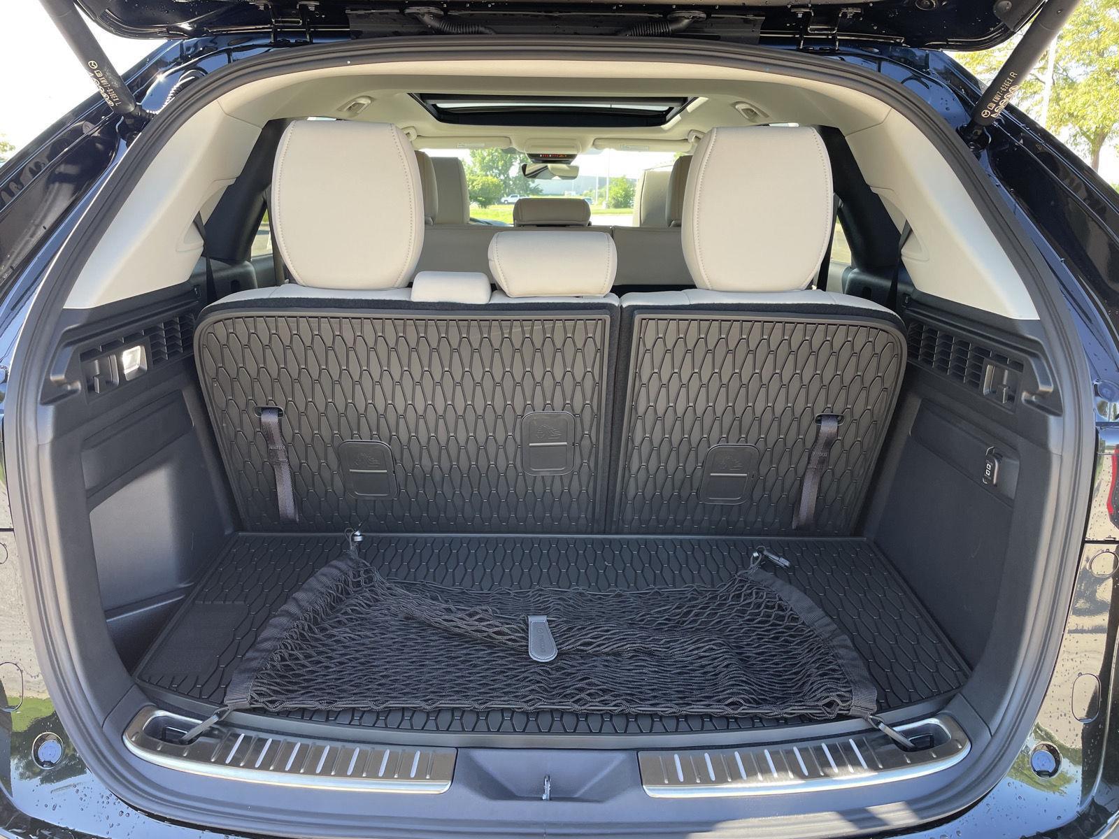 Vehicle photo 37