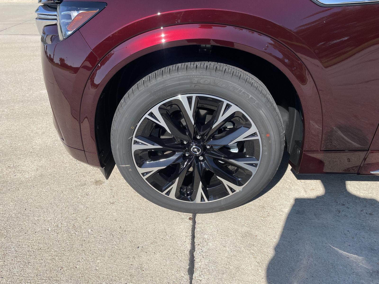 Vehicle photo 10