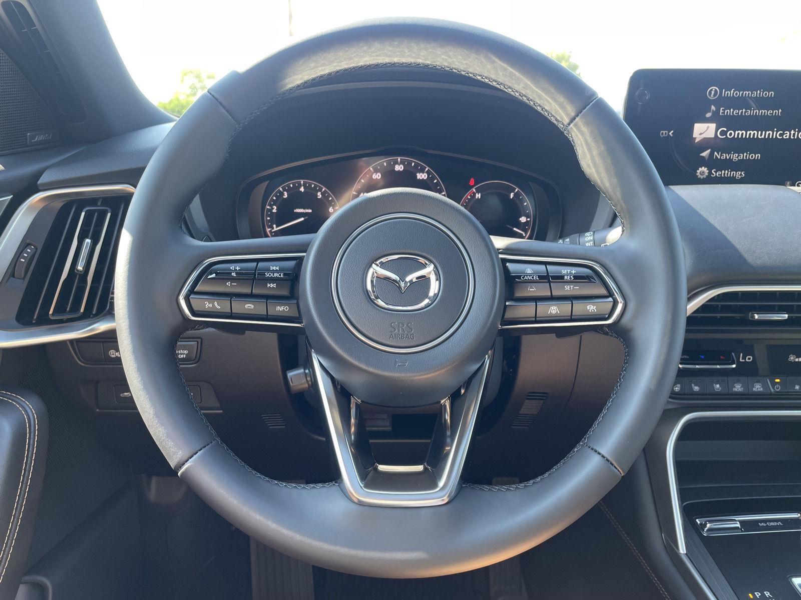 Vehicle photo 11