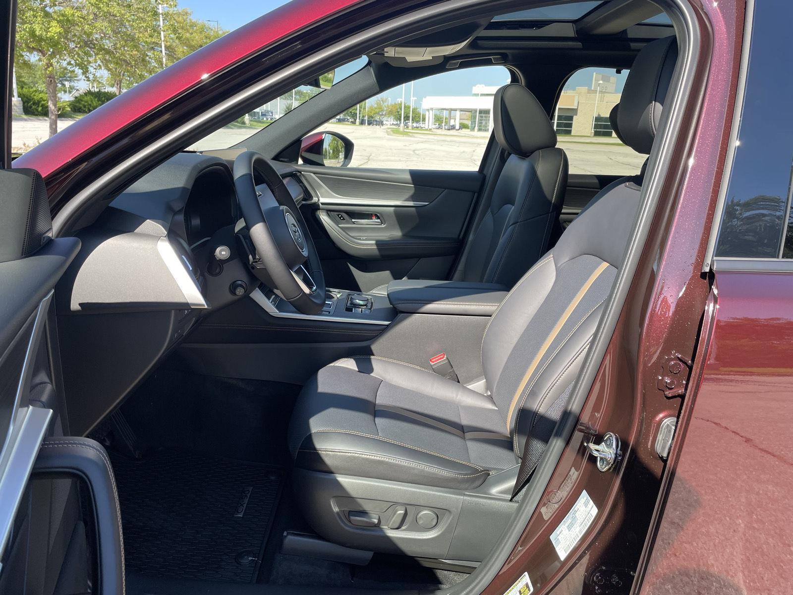 Vehicle photo 16