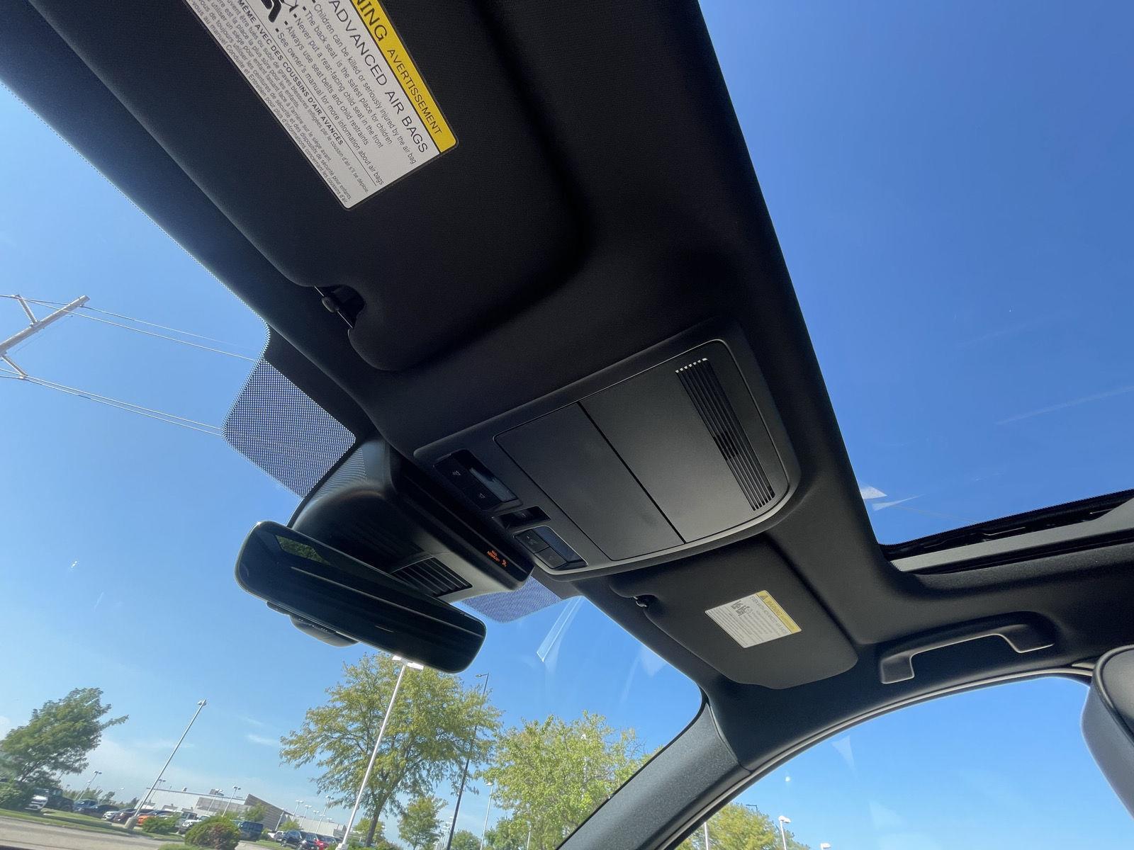 Vehicle photo 22