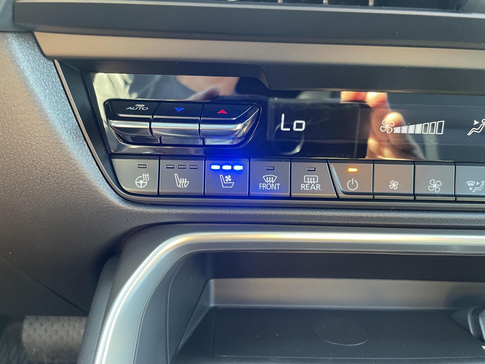 Vehicle photo 31