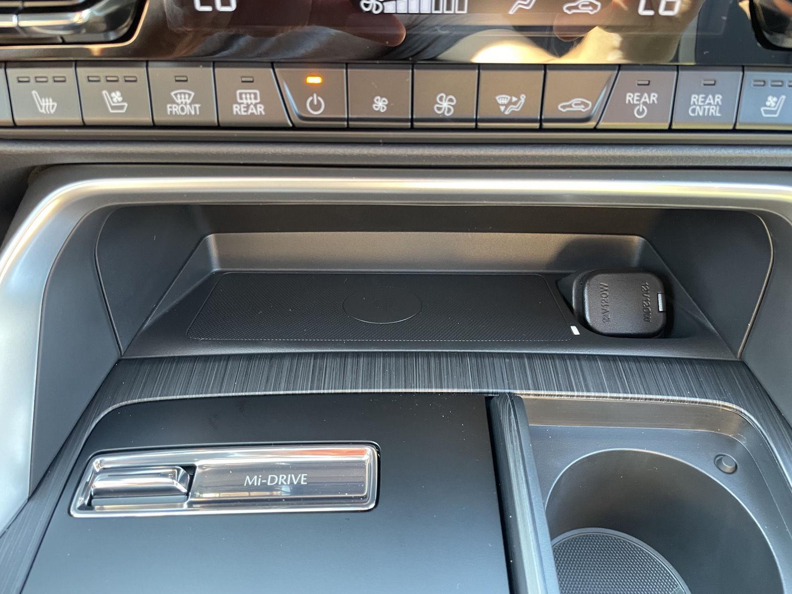 Vehicle photo 32