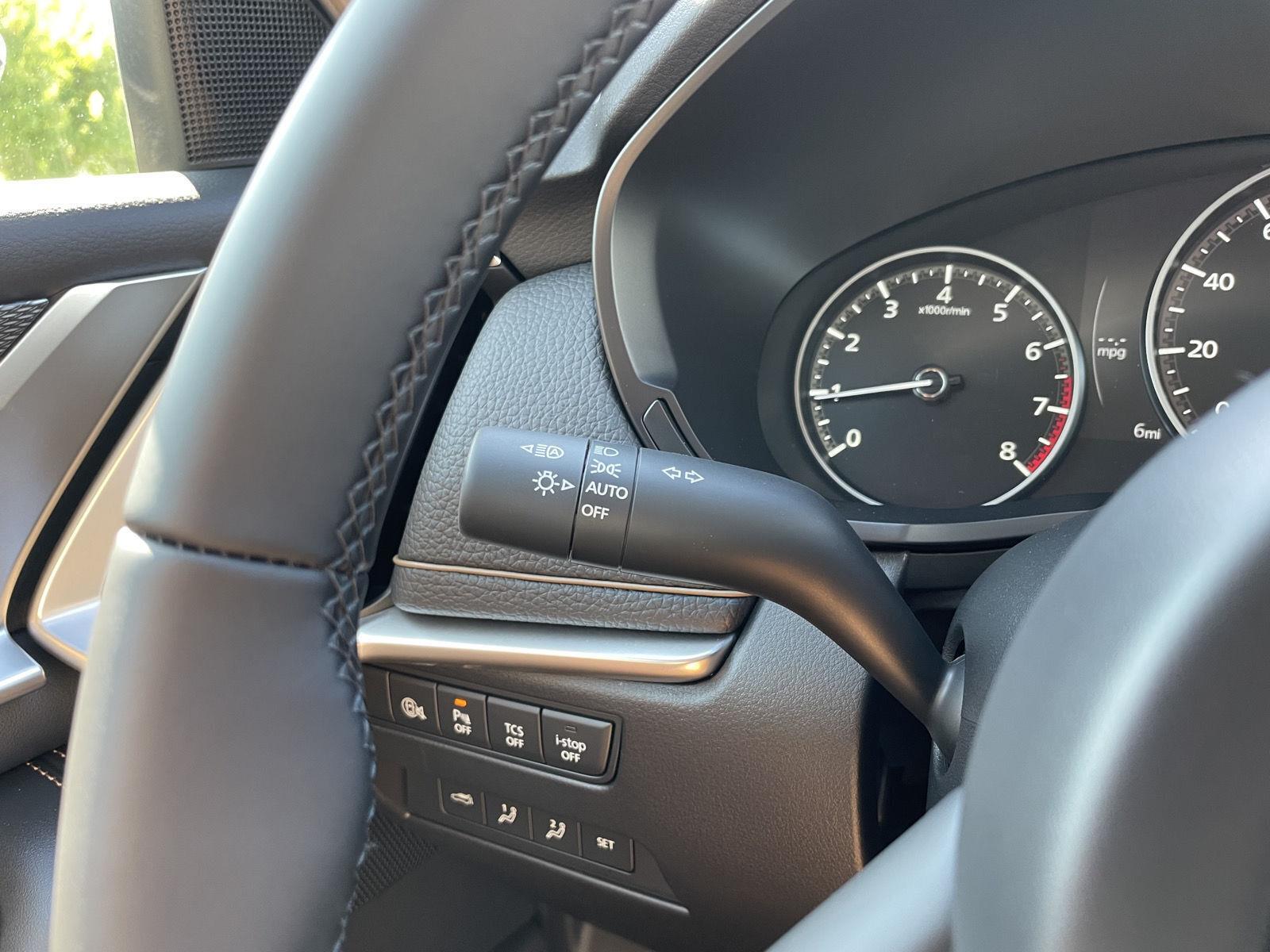 Vehicle photo 15