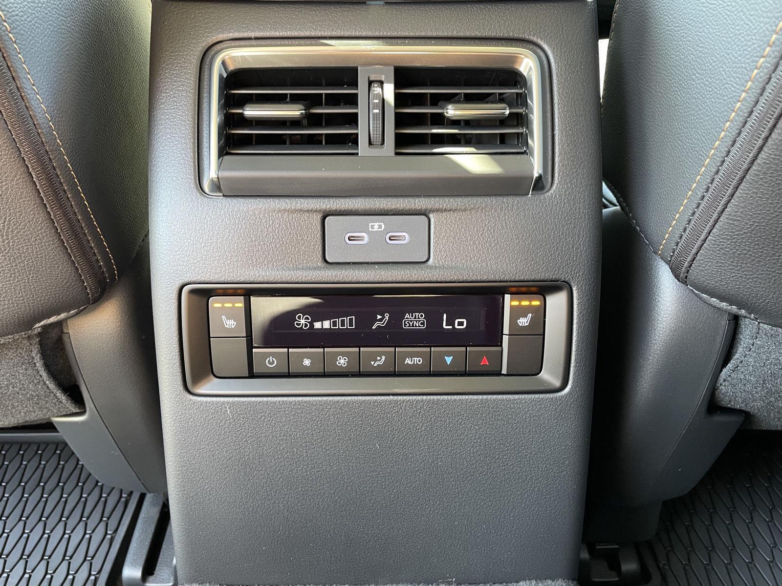 Vehicle photo 20
