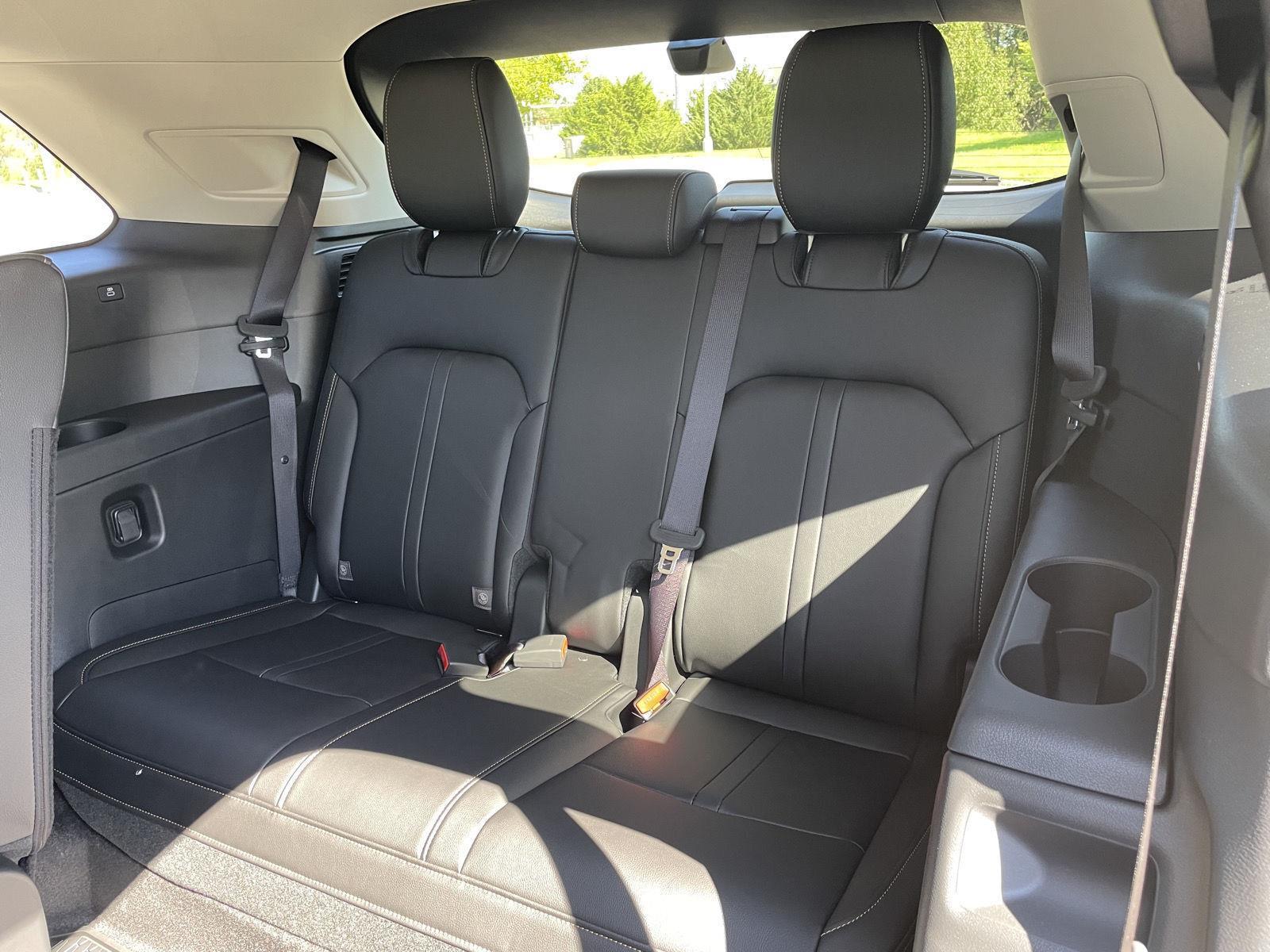 Vehicle photo 21