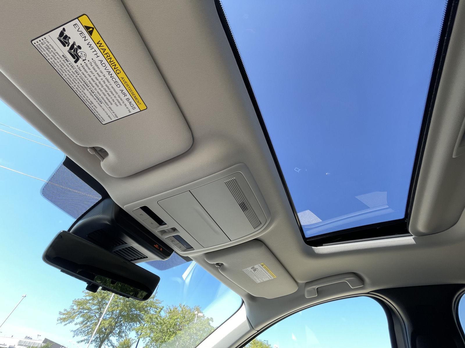 Vehicle photo 22