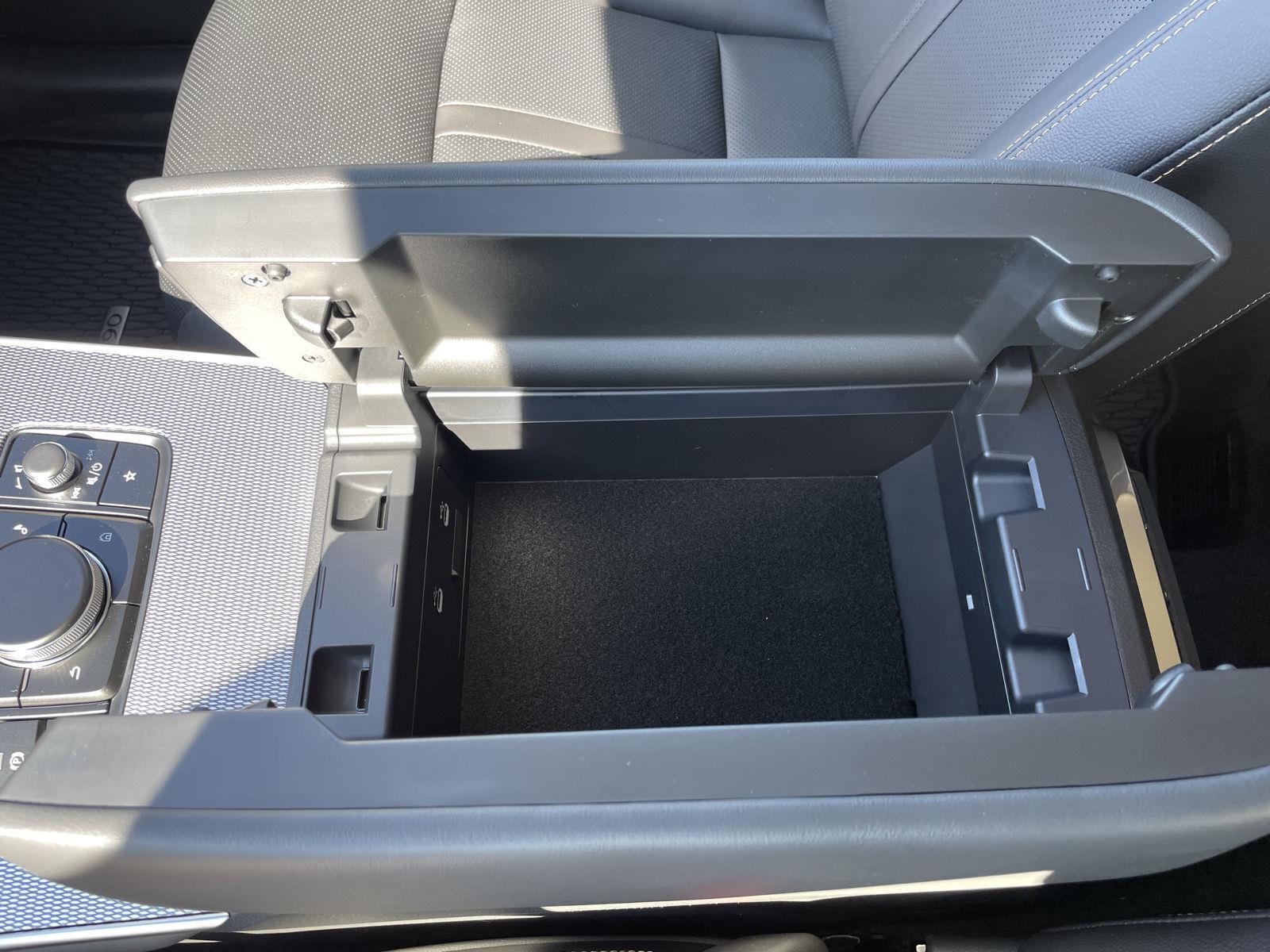 Vehicle photo 32