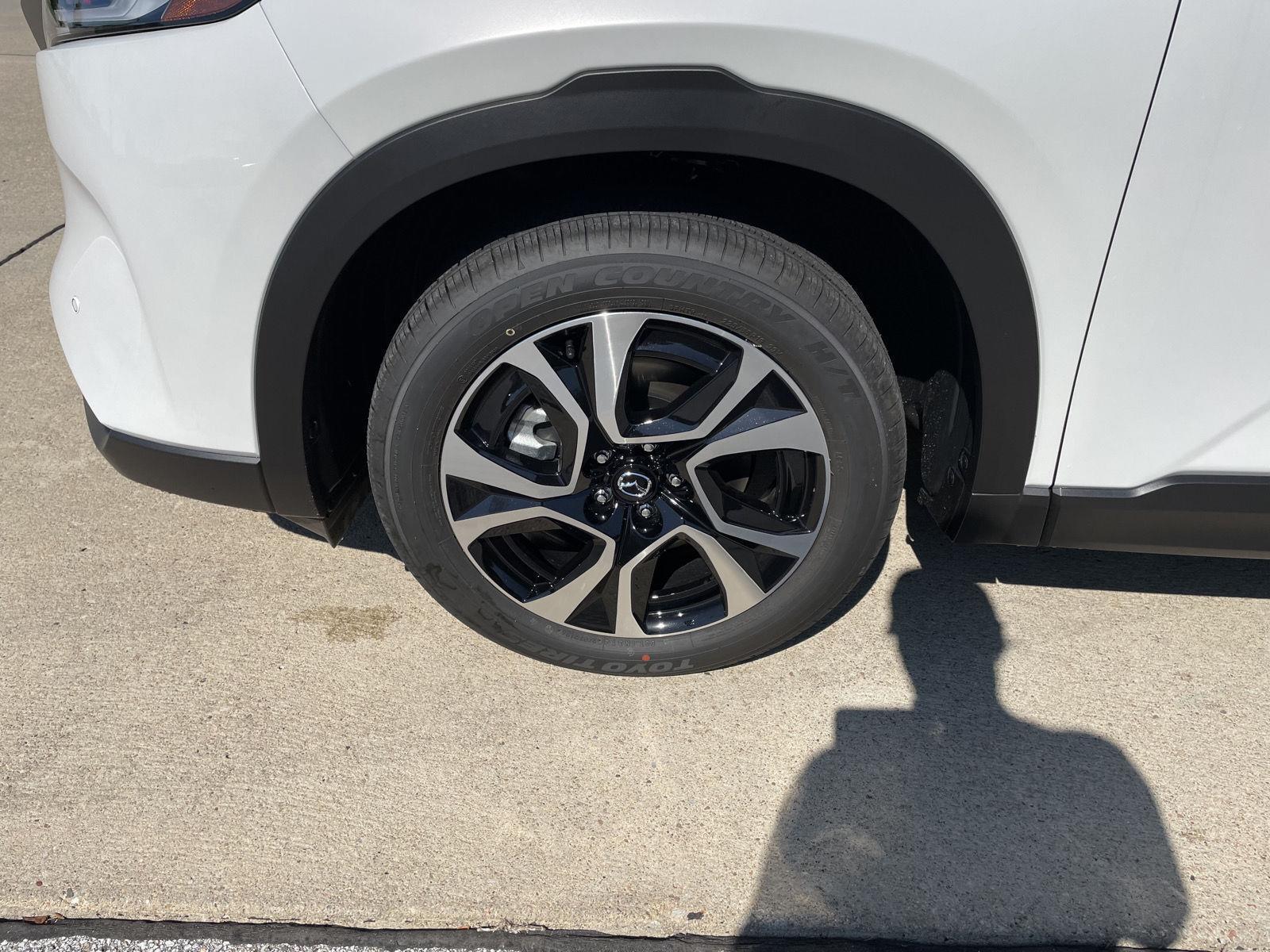 Vehicle photo 10
