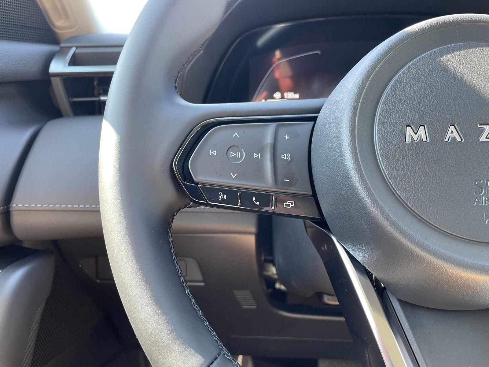 Vehicle photo 12