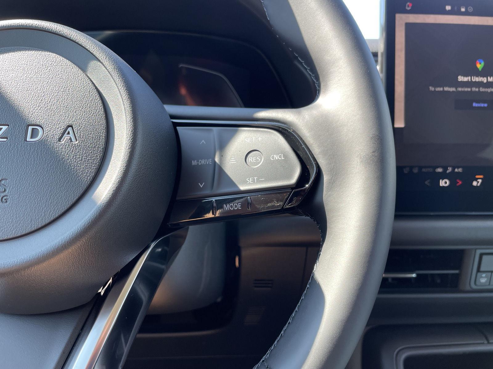 Vehicle photo 13