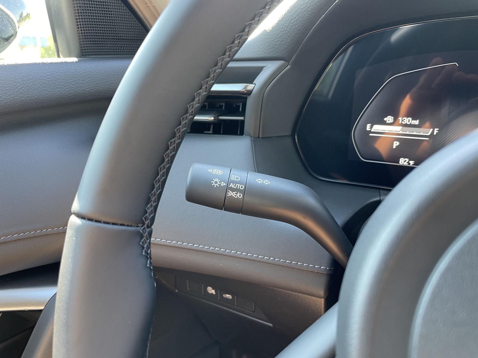 Vehicle photo 15