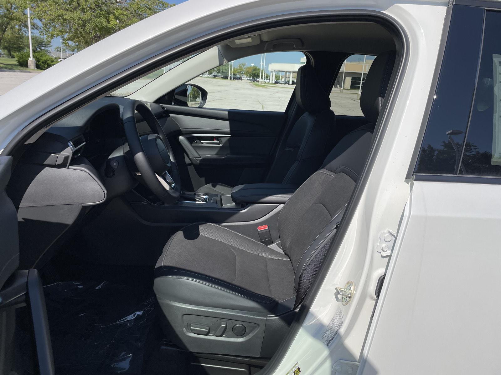 Vehicle photo 16