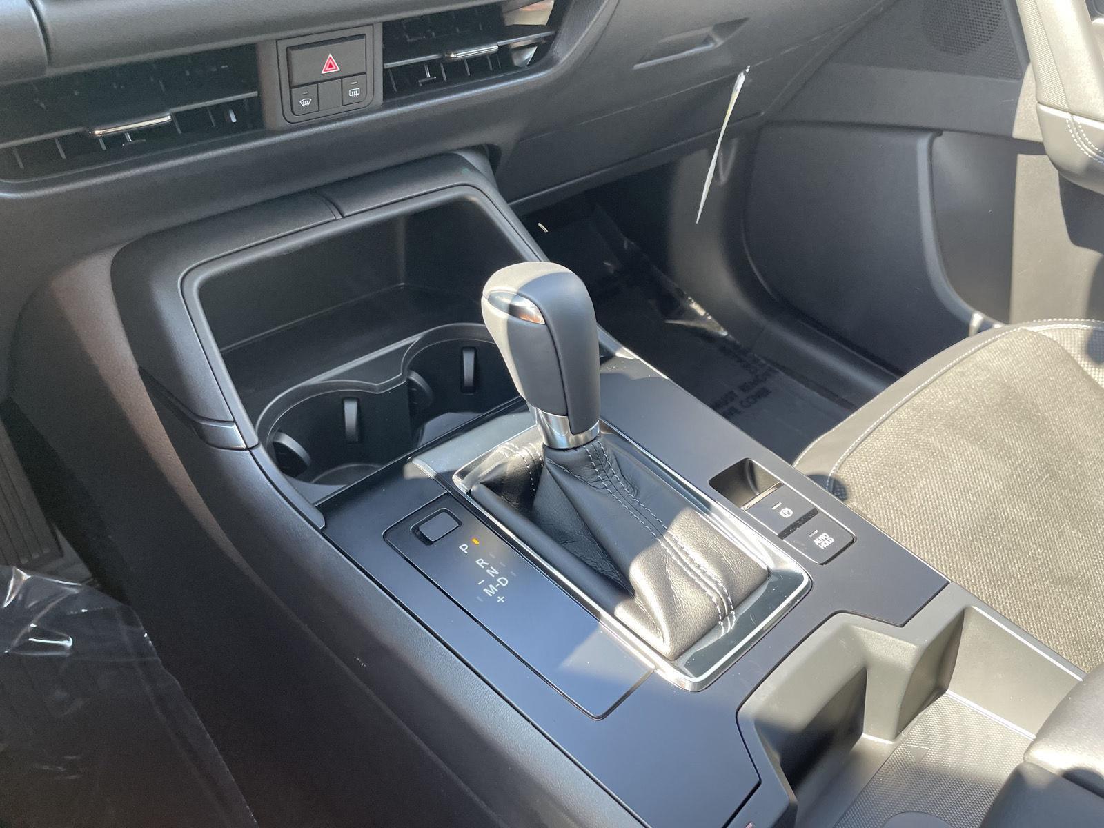 Vehicle photo 26