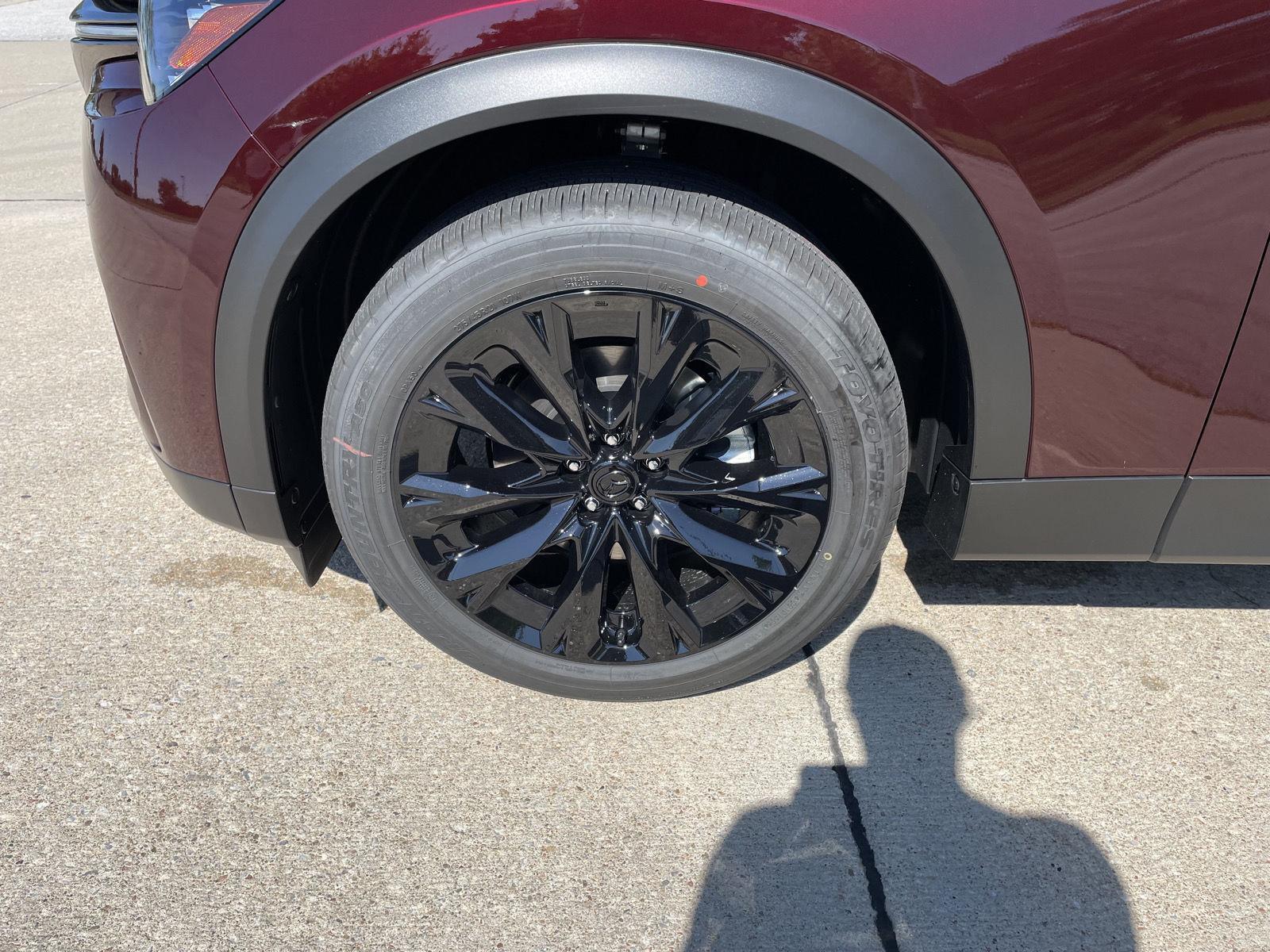 Vehicle photo 10