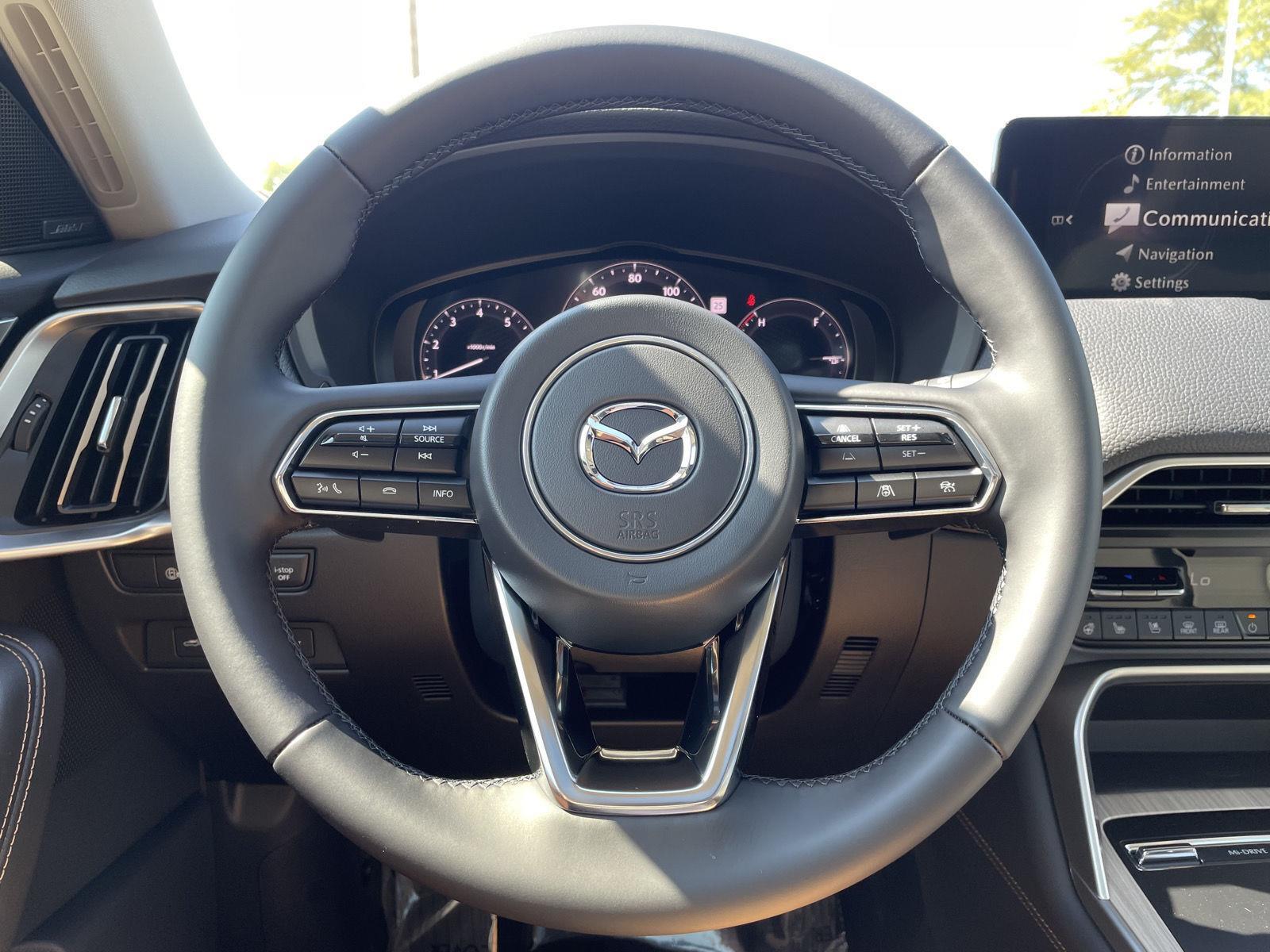 Vehicle photo 11