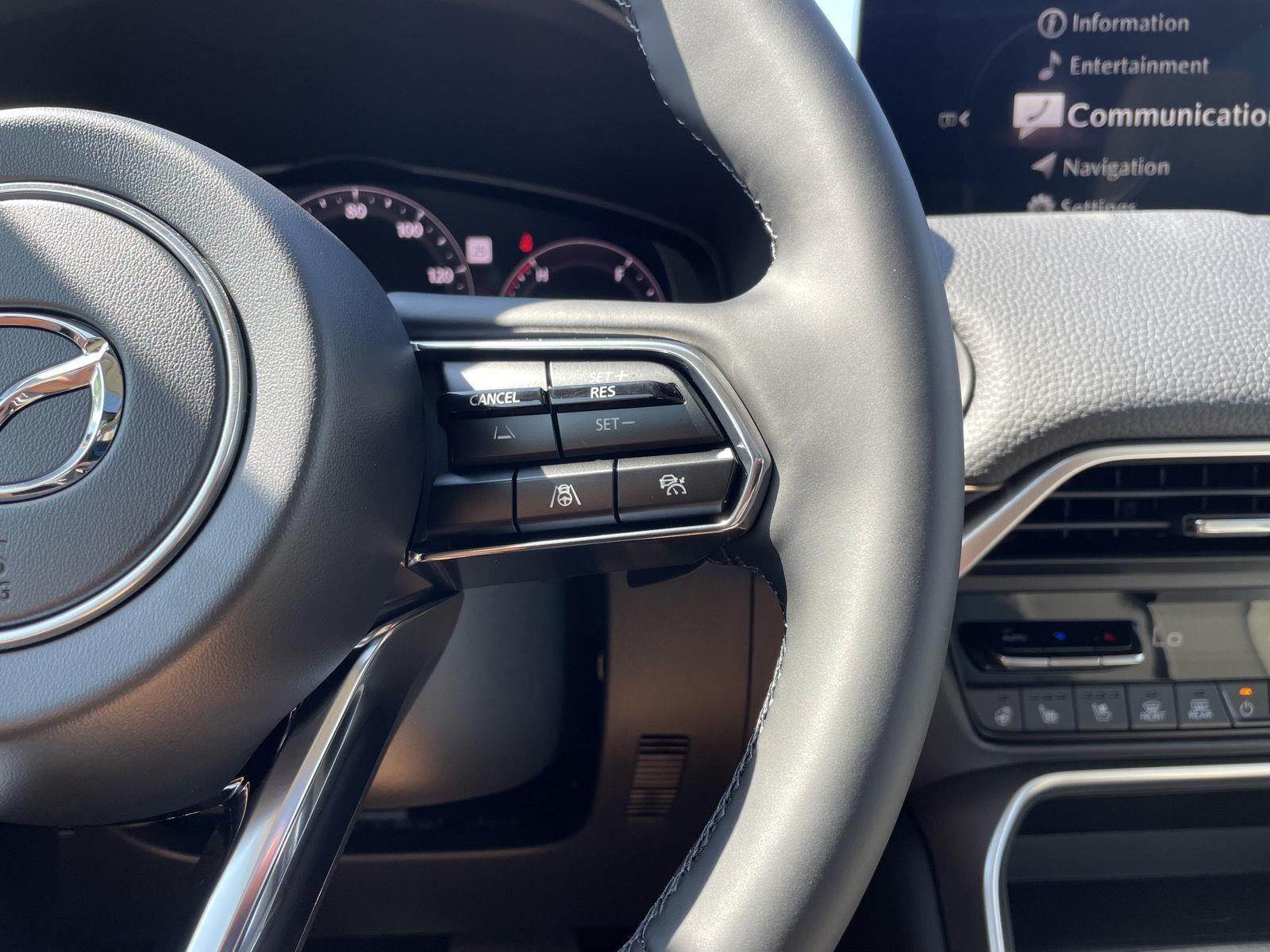 Vehicle photo 13