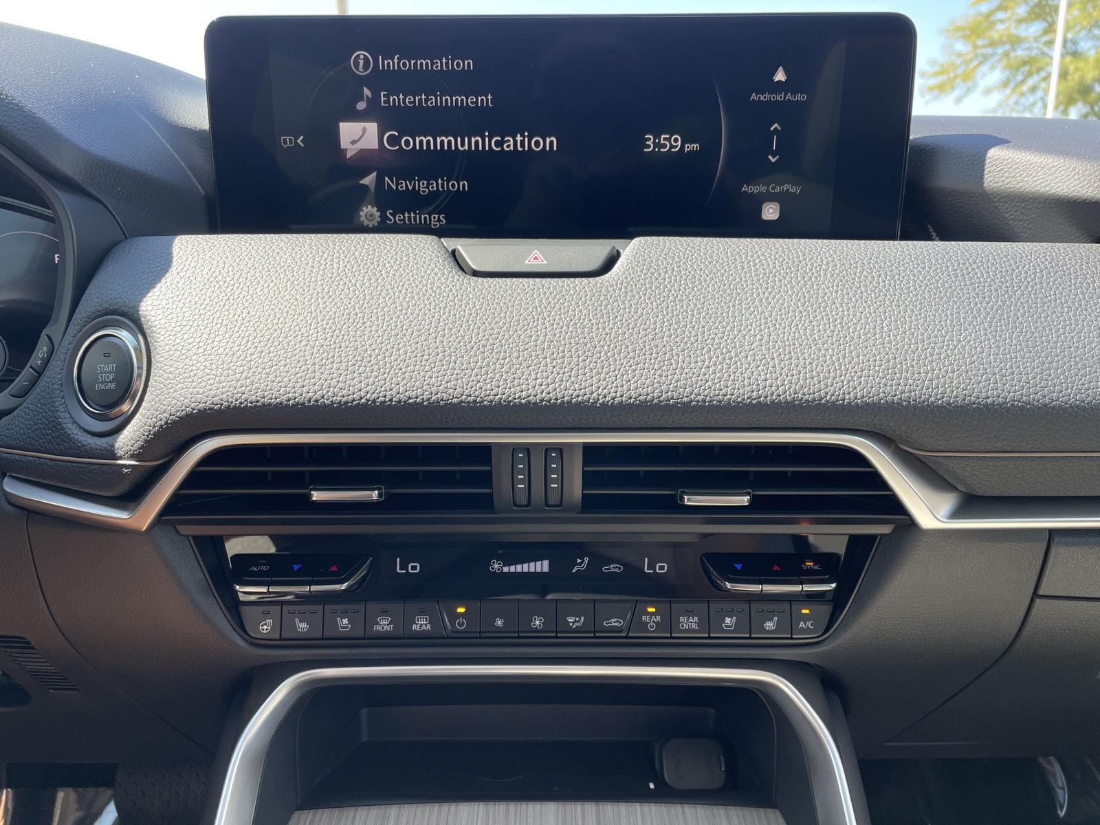 Vehicle photo 24