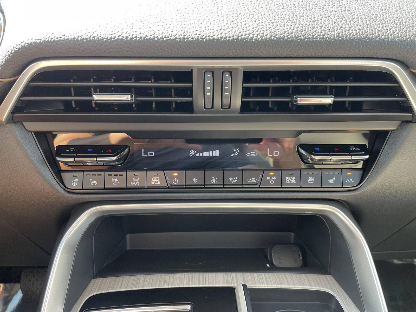 Vehicle photo 27