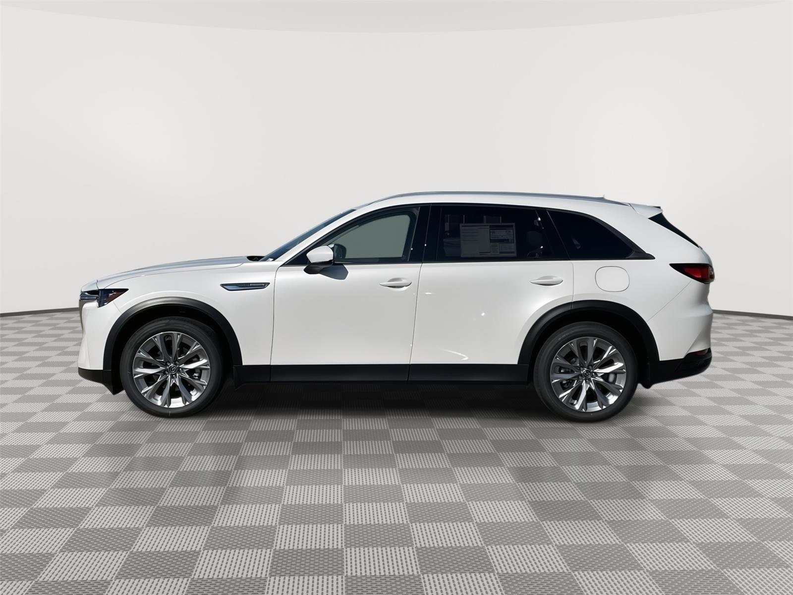 Vehicle photo 2