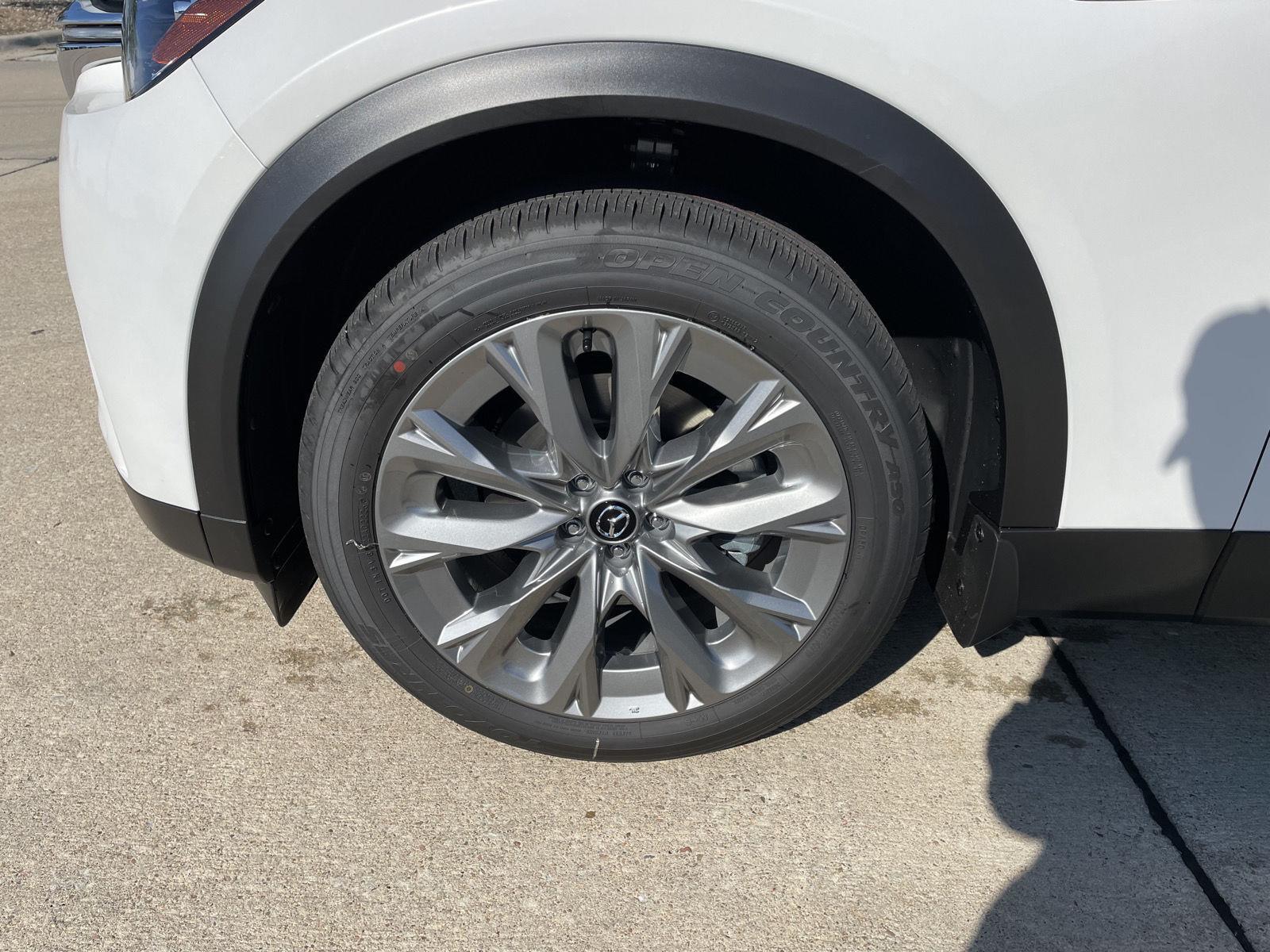 Vehicle photo 10