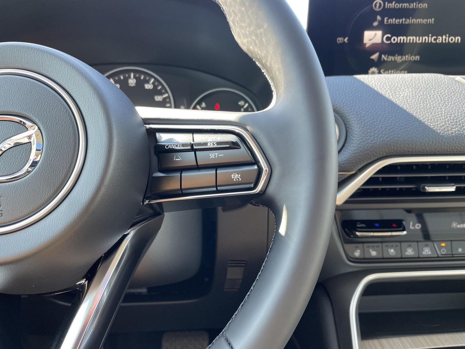 Vehicle photo 13