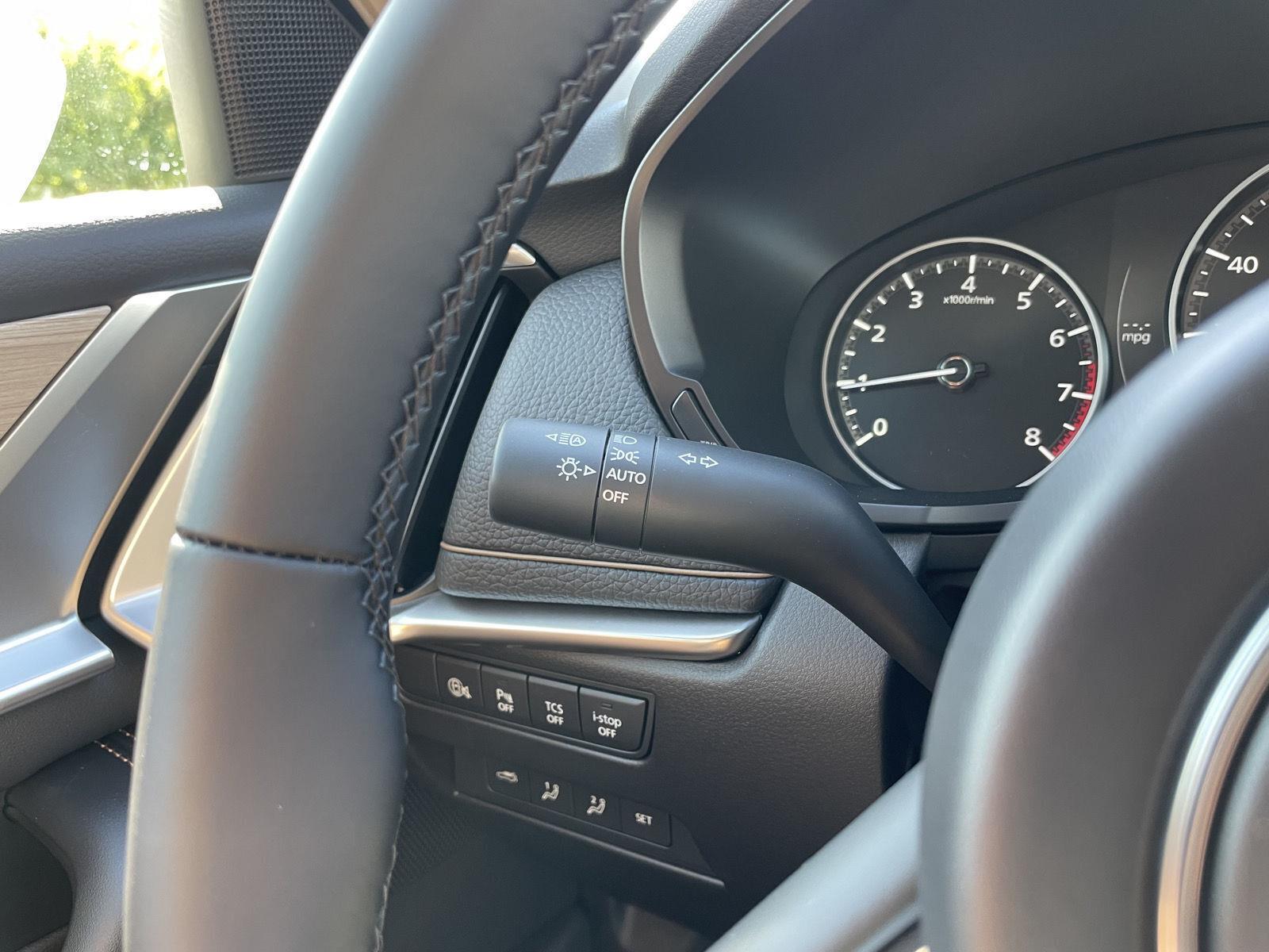 Vehicle photo 15