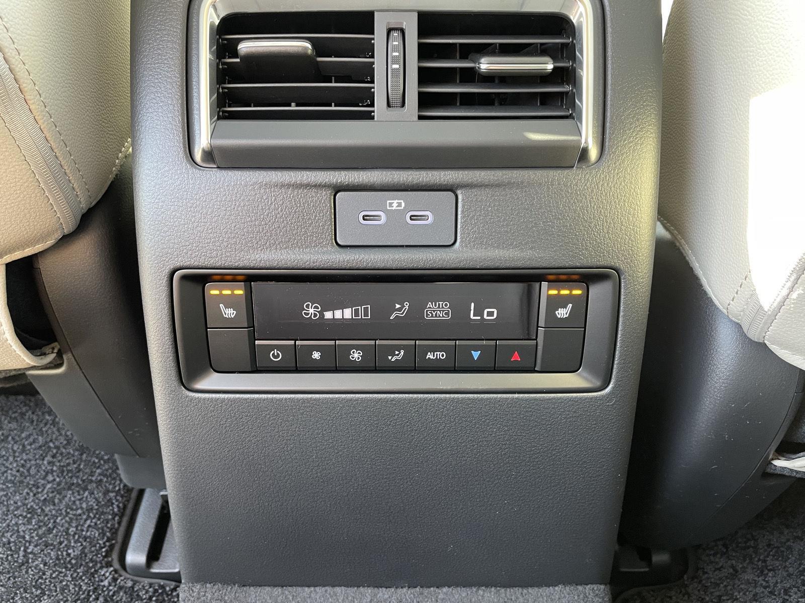 Vehicle photo 20