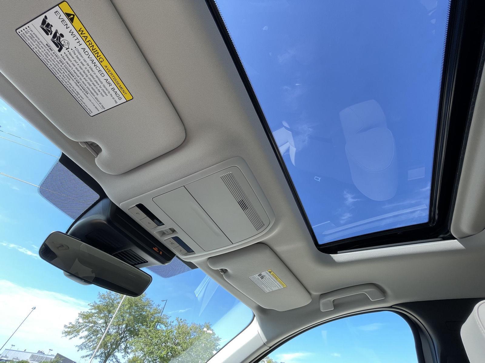 Vehicle photo 21