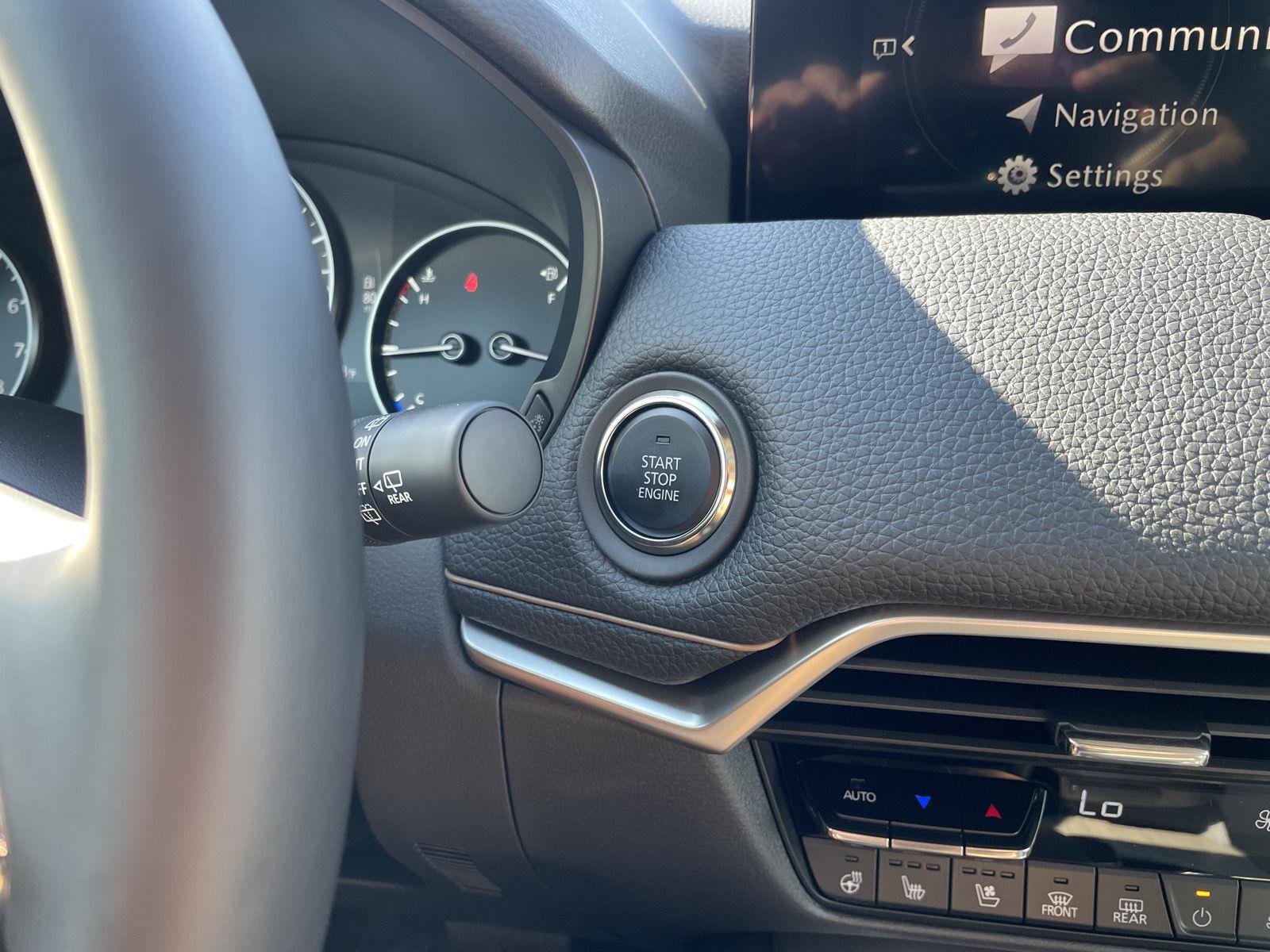Vehicle photo 24