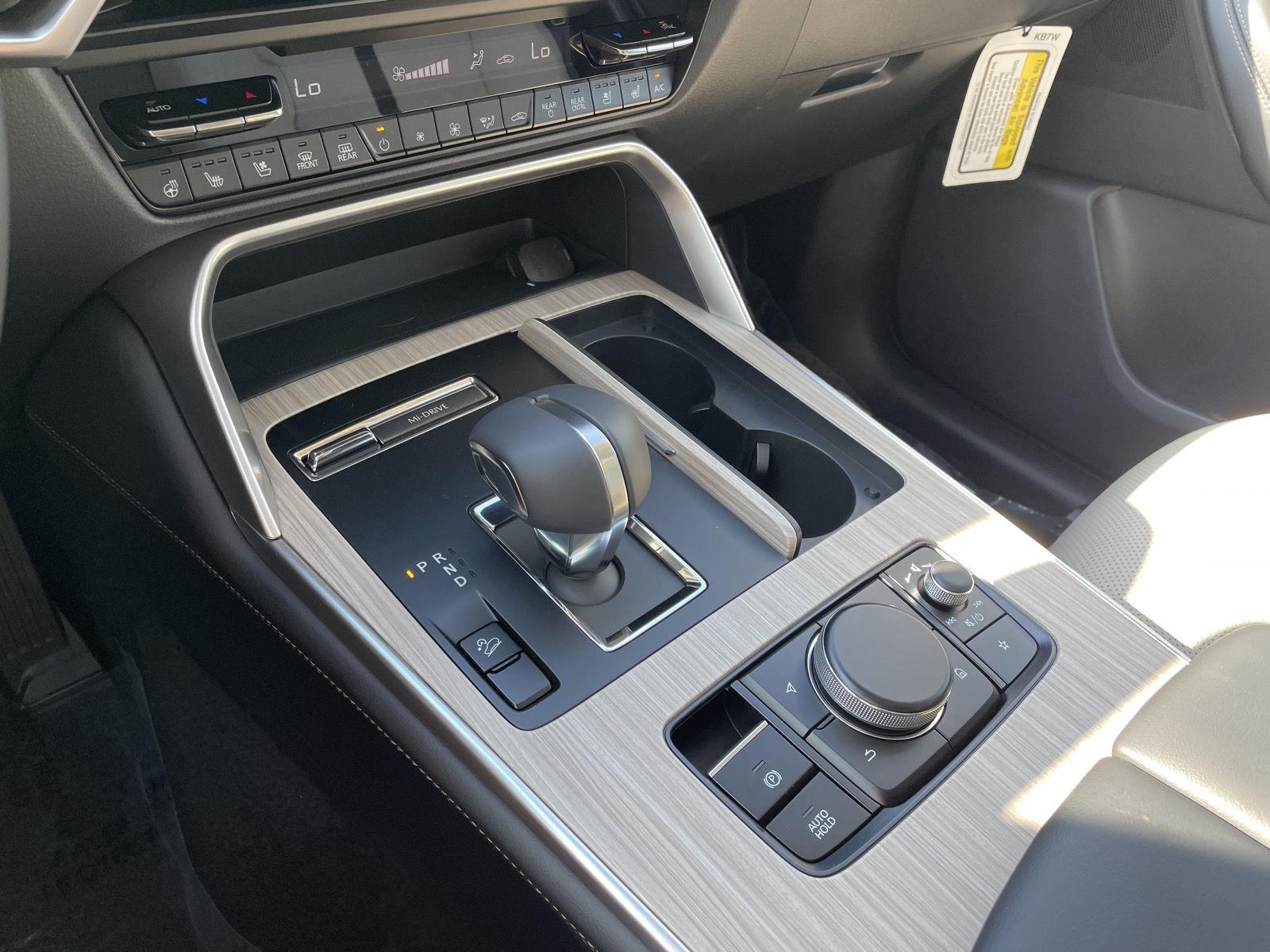 Vehicle photo 30