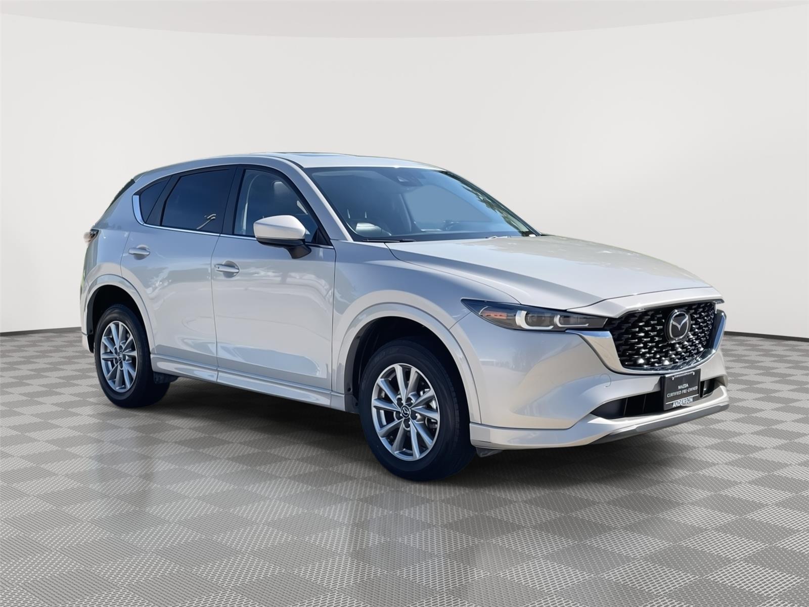 Vehicle photo 5