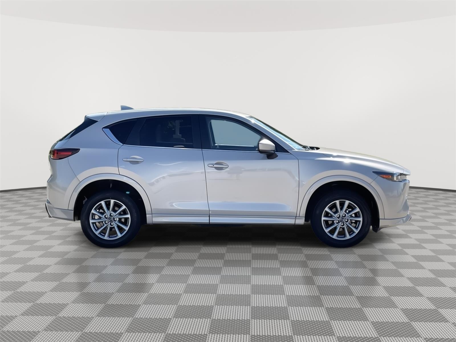 Vehicle photo 6