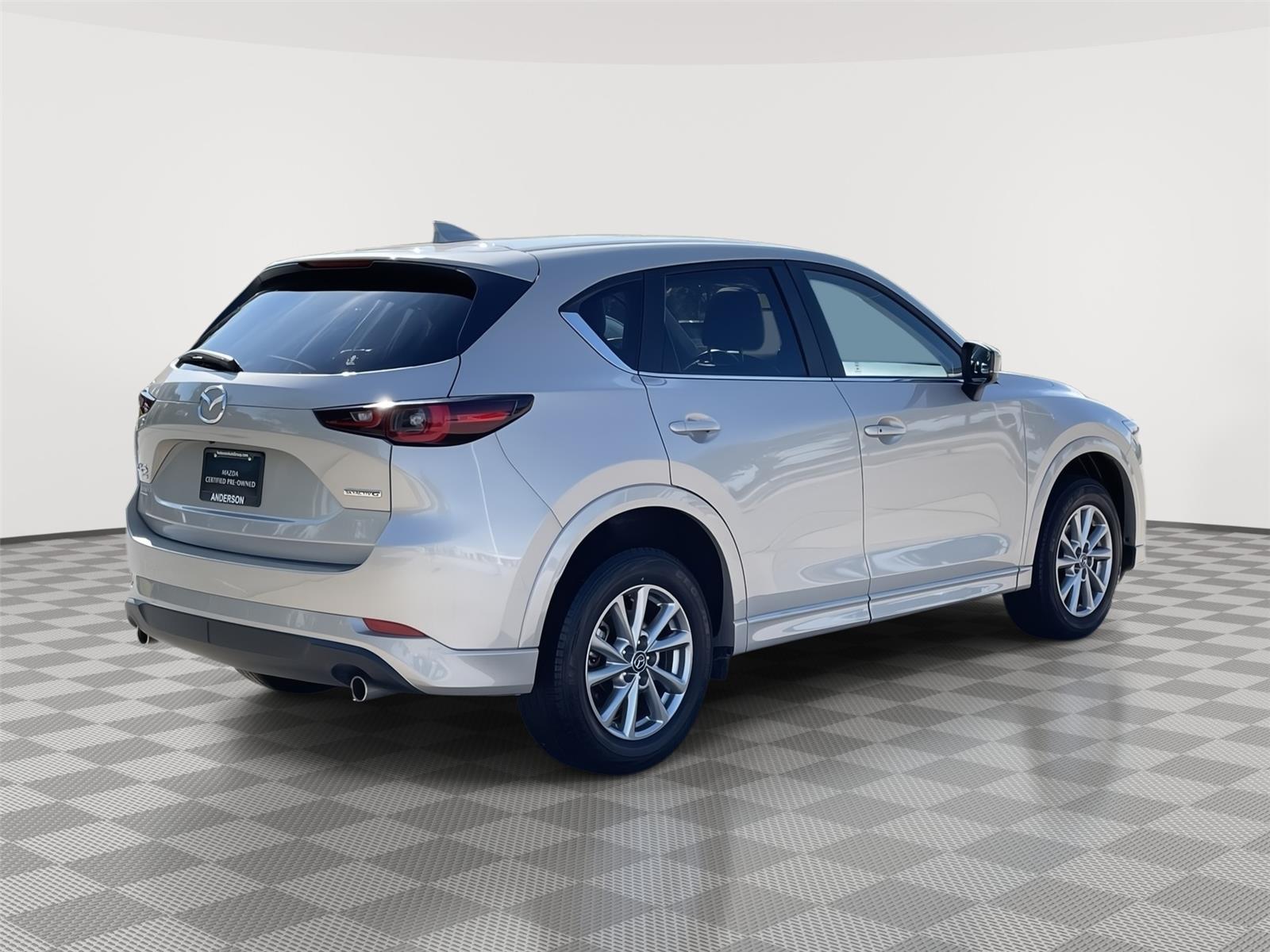 Vehicle photo 7