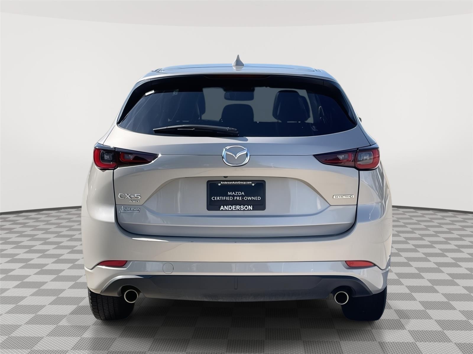 Vehicle photo 8