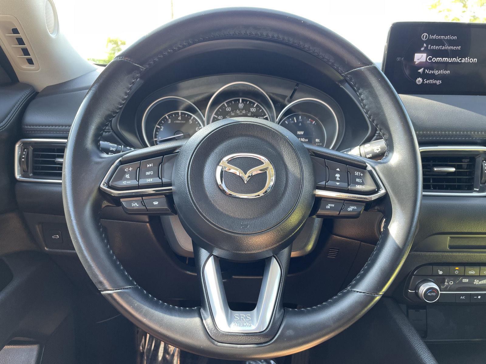 Vehicle photo 12